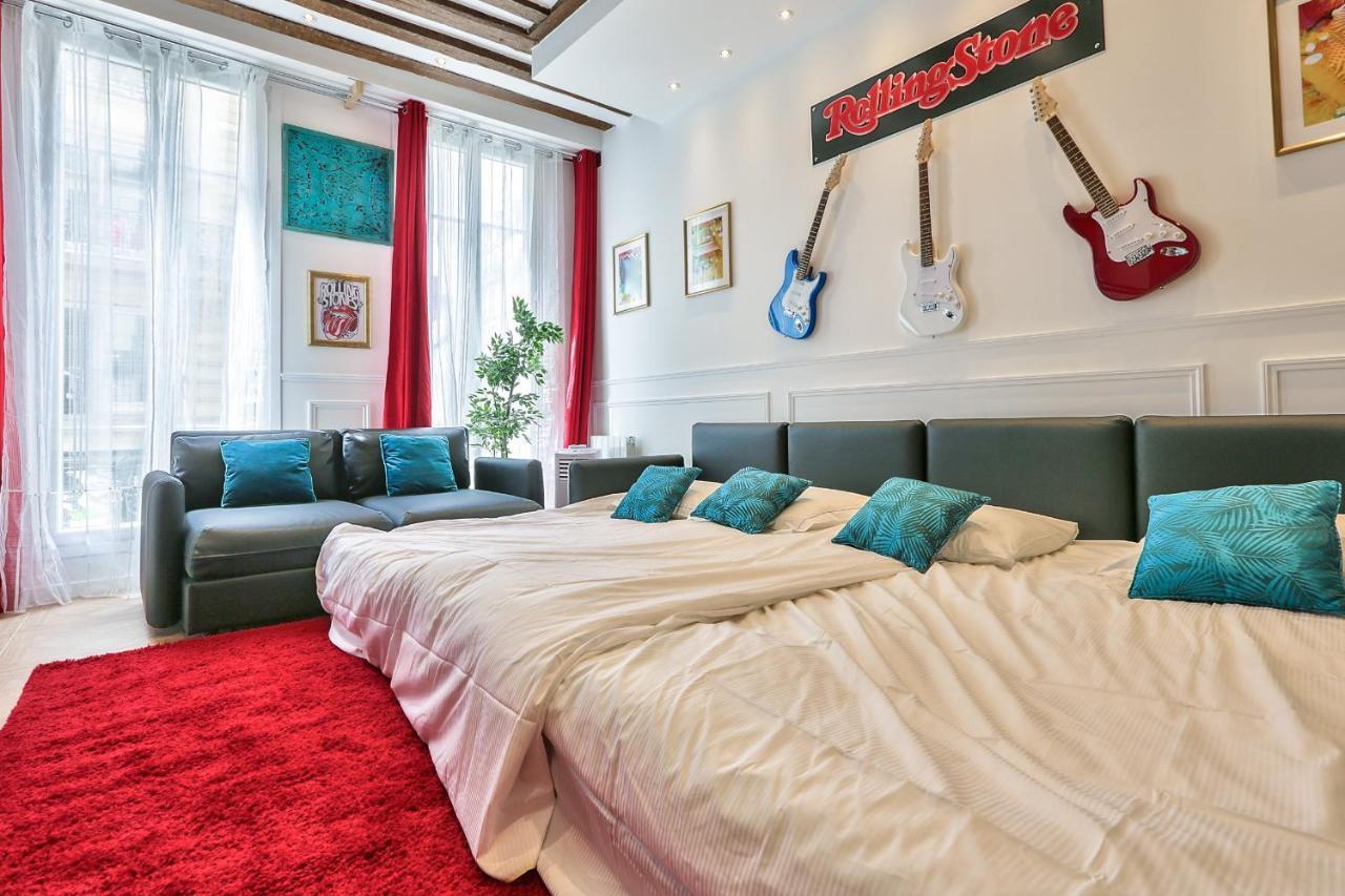 68 - The Rolling Stones Flat Parigi